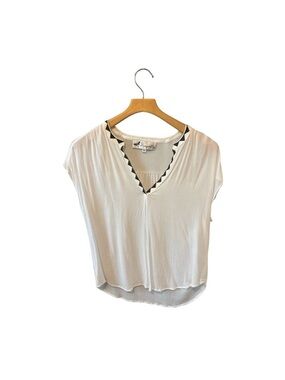 Anthropologie Dragonfly White V-Neck Blouse with Black Geometric Trim Medium